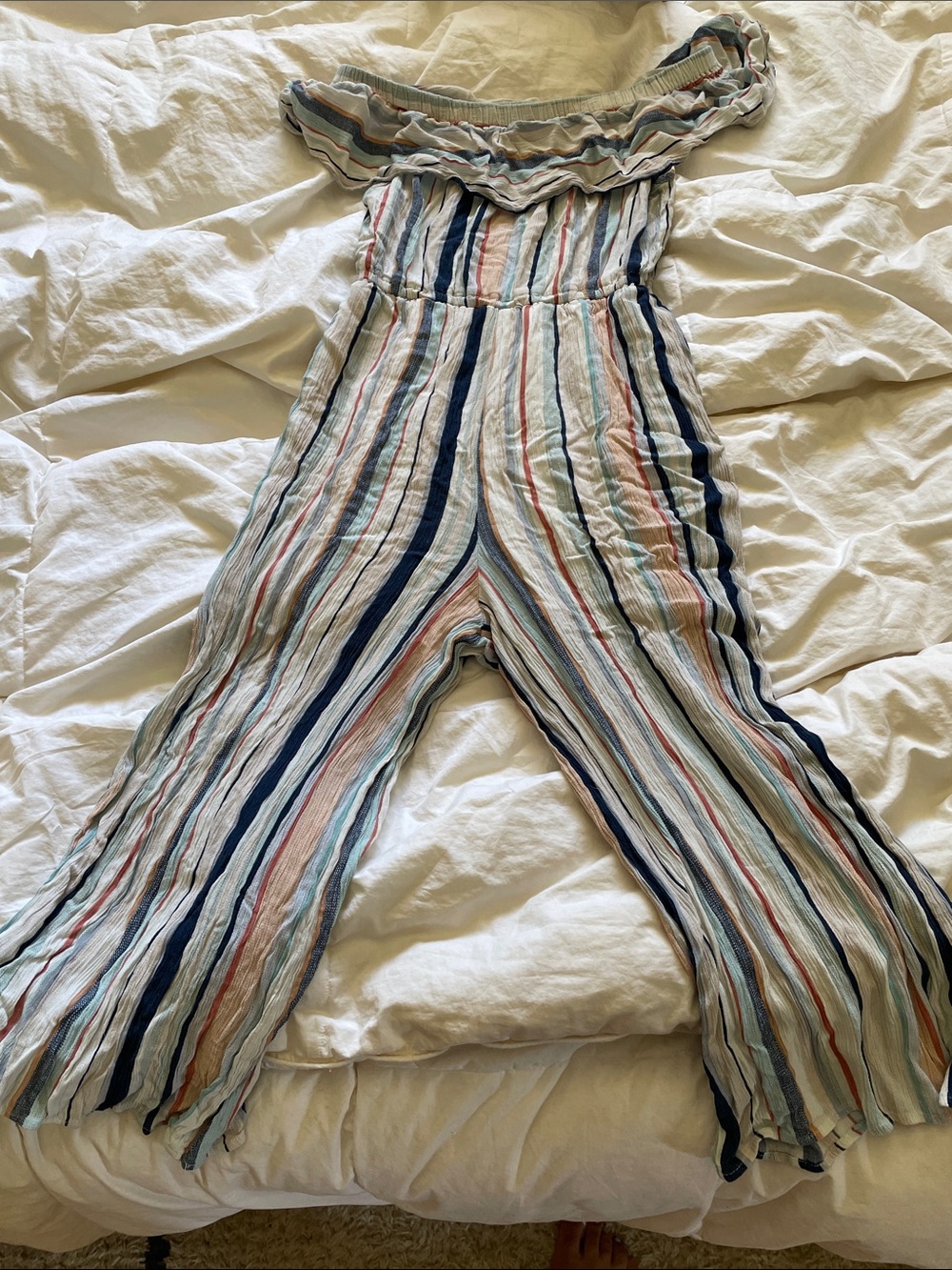 Juniors Off-Shoulder Wide-Leg Jumpsuit in Multi Stripe
